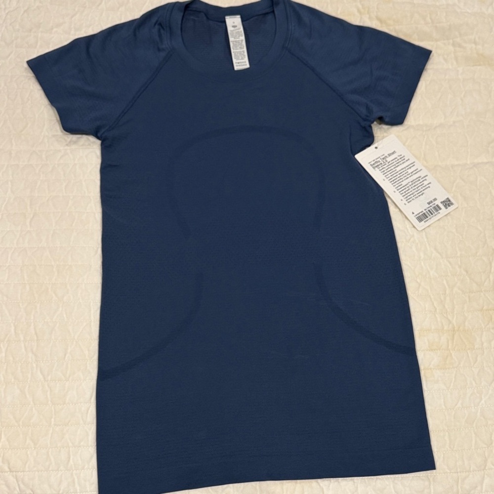 Lululemon Athletica Gray Short Sleeve Shirt